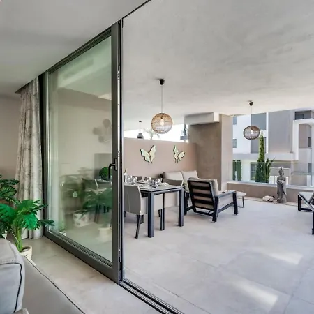 Rust En Luxe In The *