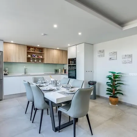 Rust En Luxe In The * 埃斯特波纳